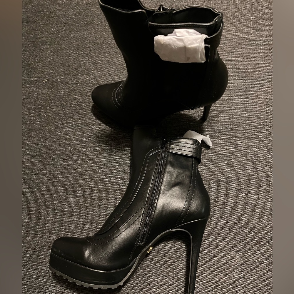 Black Thalia Sodi Stiletto Heel Ankle Zippered Boots - Size 10 New-Never Worn